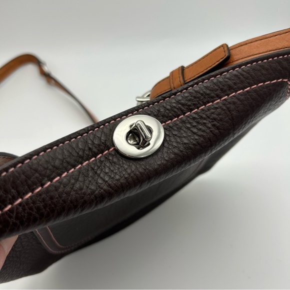 COACH Y2K 2005 Chelsea Pebbled Leather Turnlock Crossbody Purse Style# 8A43 - Picture 5 of 10